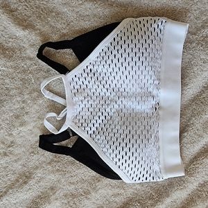 Vesi star 🌟  white & black sports bra small